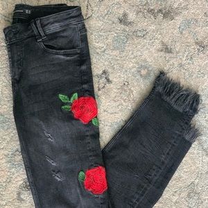 Zara black crop jeans ( roses in sides )